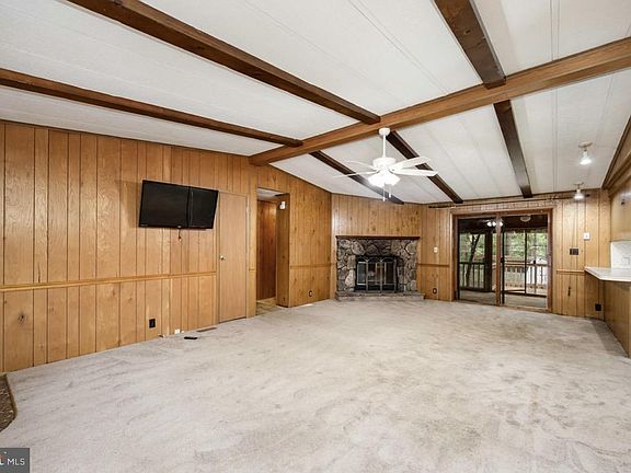 5th image of 30891 Chestnut Dr