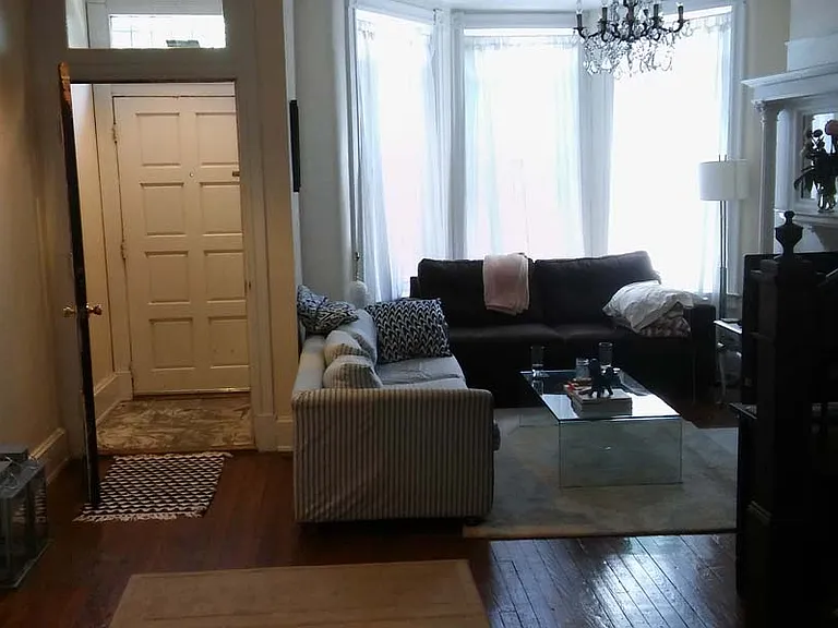 312 G St NE — Photo 2