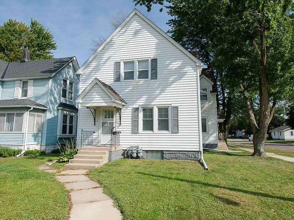 1003 6th St NW/700 9th Ave NW