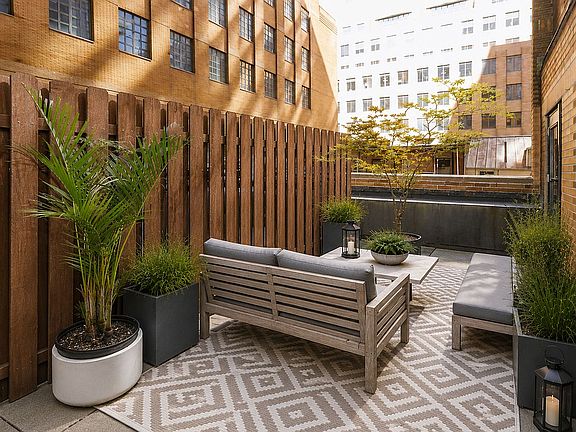 2nd image of 365 Bridge St APT 2P