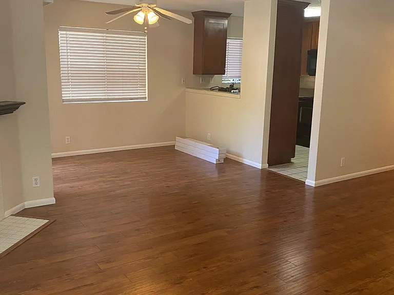 11353 Avenida De Los Lobos #E — Photo 16
