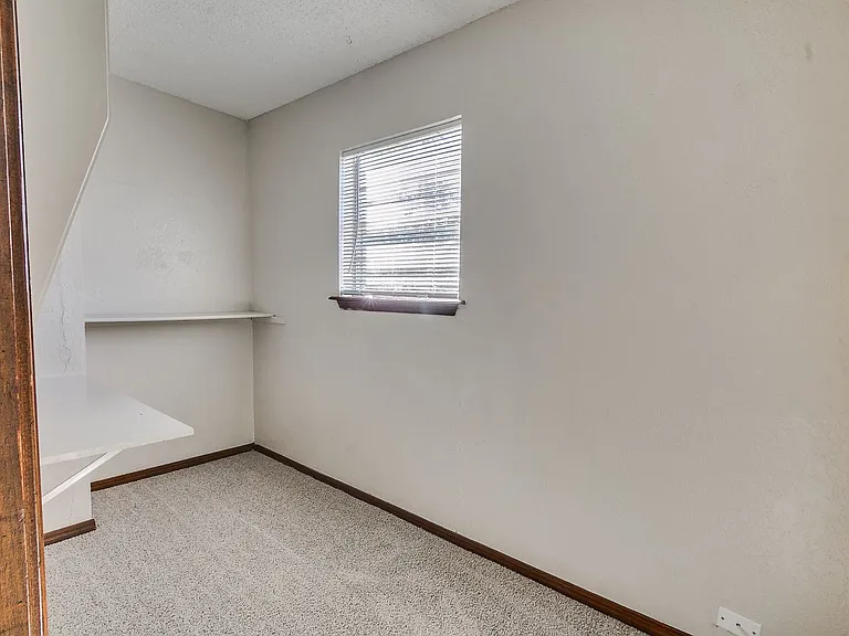 9006 N Rockwell Dr — Photo 35