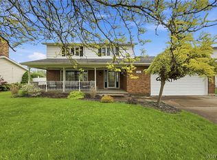 8860 Disney Dr, Niagara Falls, NY 14304