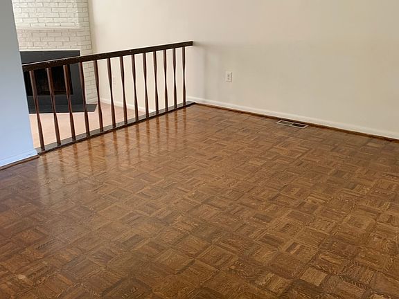 5th image of 10661 Muirfield Dr