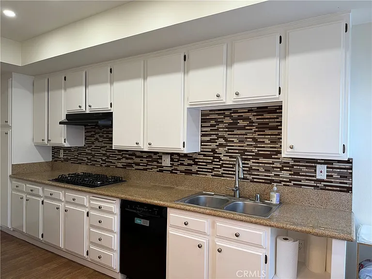 5841 Etiwanda Ave — Photo 7