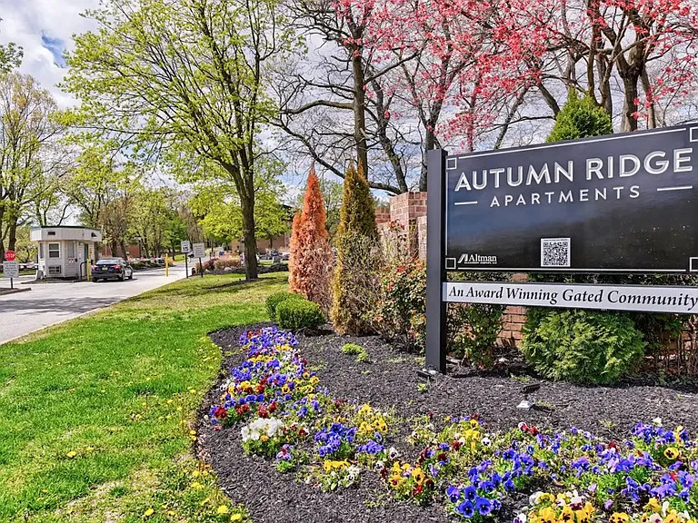 Autumn Ridge Apartments — Photo 1