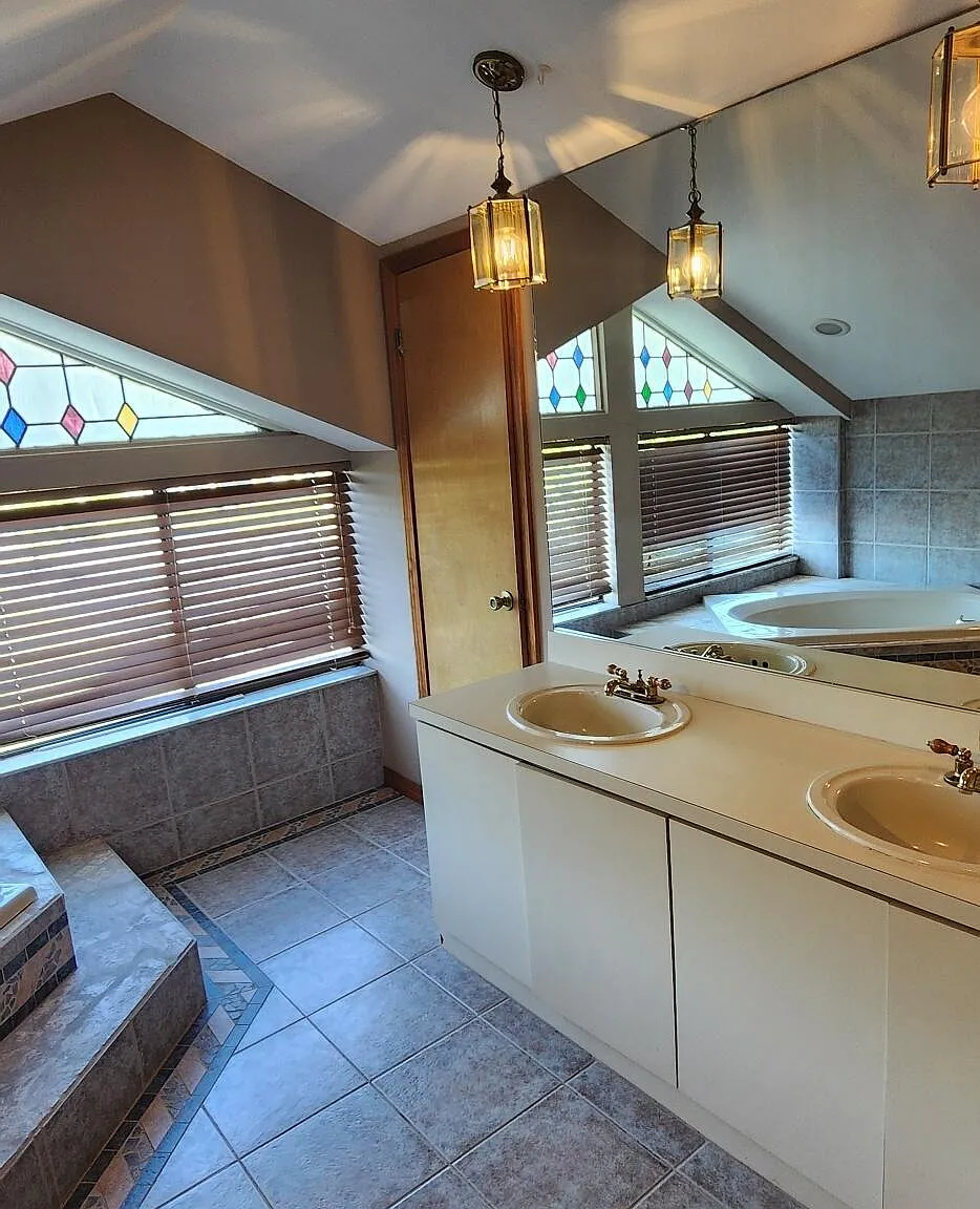 3 bed, 2.0 bath, 1948 sqft, $1,850 — Photo 3