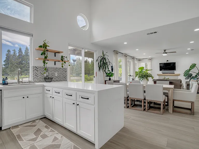 3437 Mesa Verde Cir — Photo 16