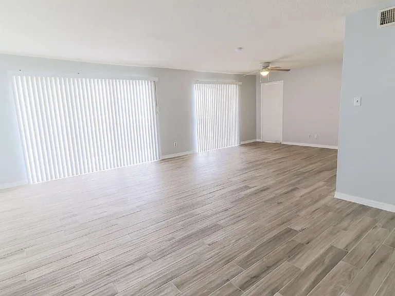 4800 N Stanton St #183 — Photo 2