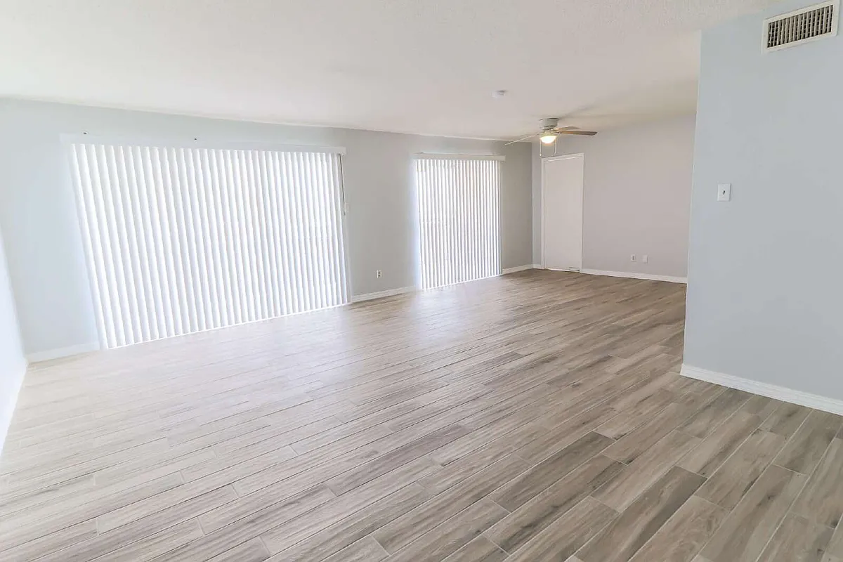 Building Photo - 4800 N Stanton St #183
