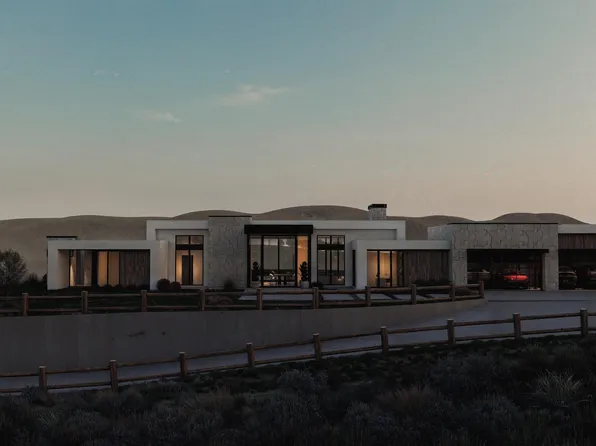 8060 Stack Rock Dr, Boise, ID 83714