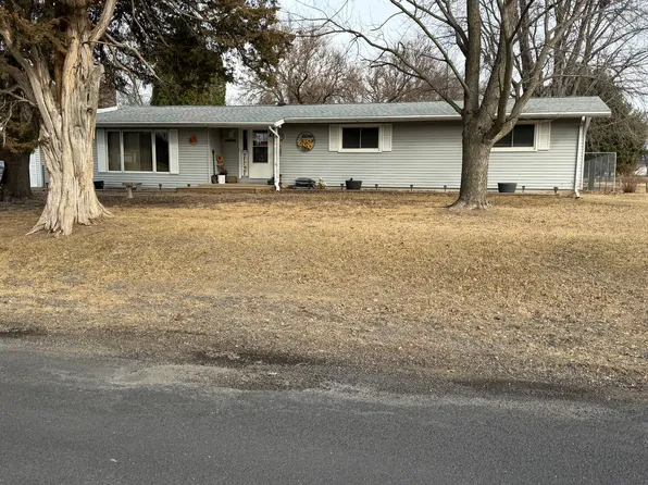 28355 Woodside Dr, Rock Falls, IL 61071