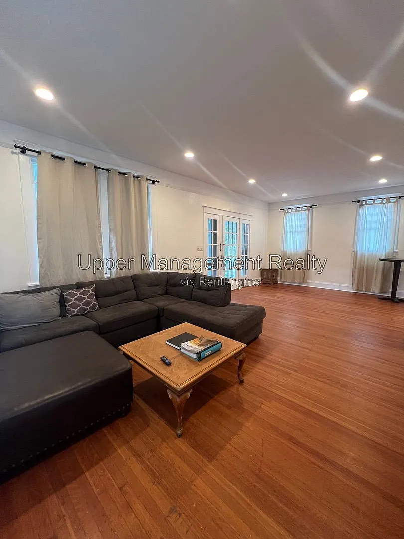 3 bed, 2.0 bath, 1754 sqft, $4,500 — Photo 3