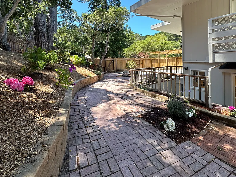 642 Toyon Dr — Photo 36