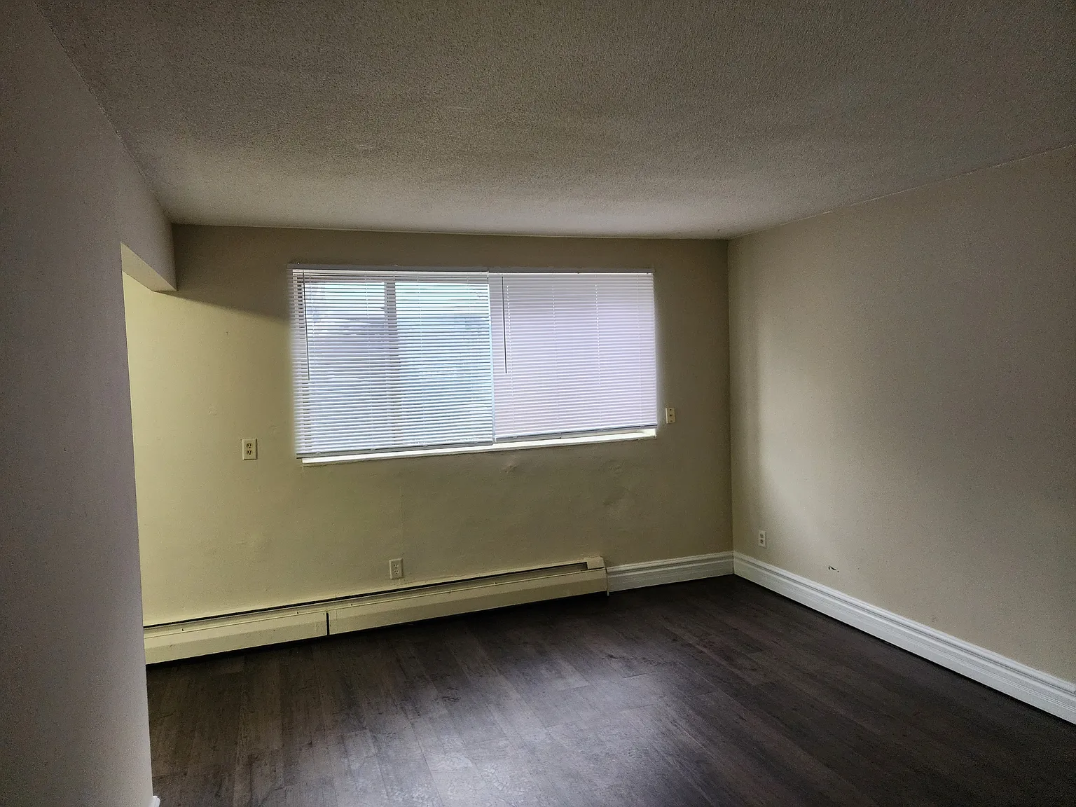 2 bed, 875 sqft, $1,200 — Photo 3