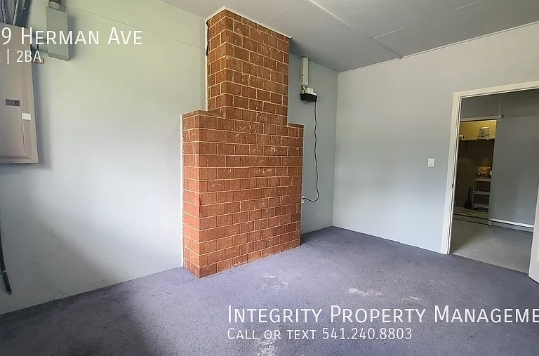 659 Herman Ave — Photo 13