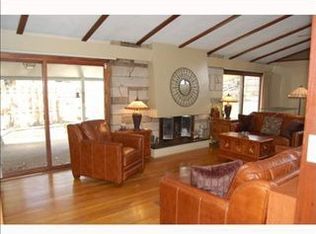 108 Country Ln, Pittsburgh, PA
