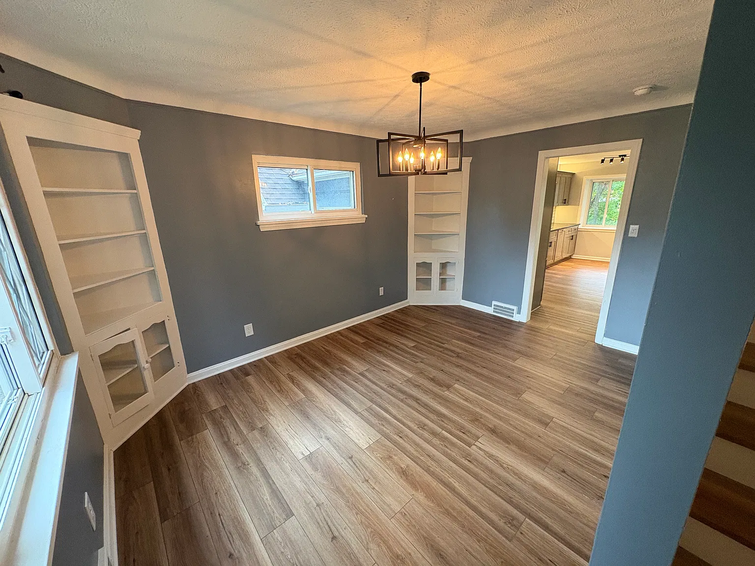 3 bed, 2500 sqft, $3,000 — Photo 3