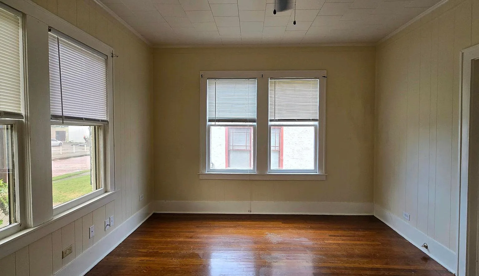 420 S Spring Ave Lease Up Only — Photo 3