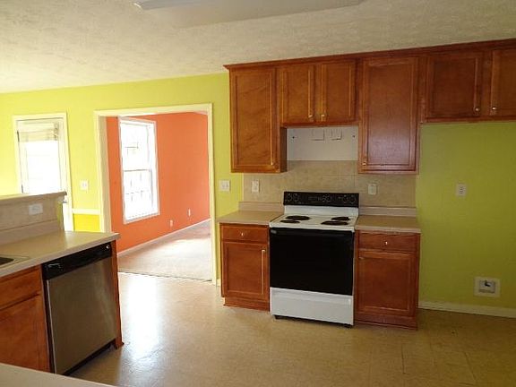 5th image of 1376 River Club Dr NE