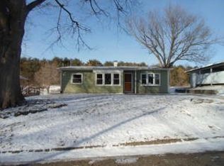 3301 Mark Twain Dr, Saint Joseph, MO 64501
