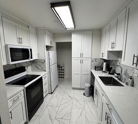 3rd image of 1305 Boulevard Way APT 210
