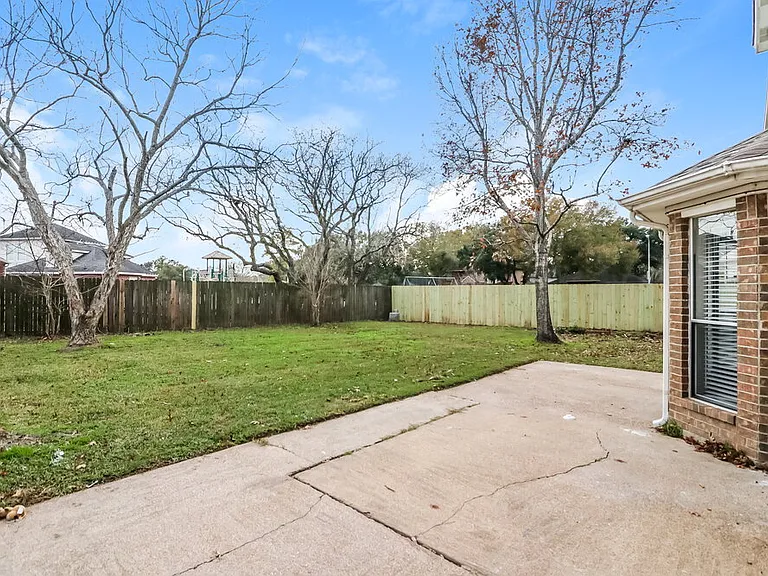 15815 Spruce River Ct — Photo 16