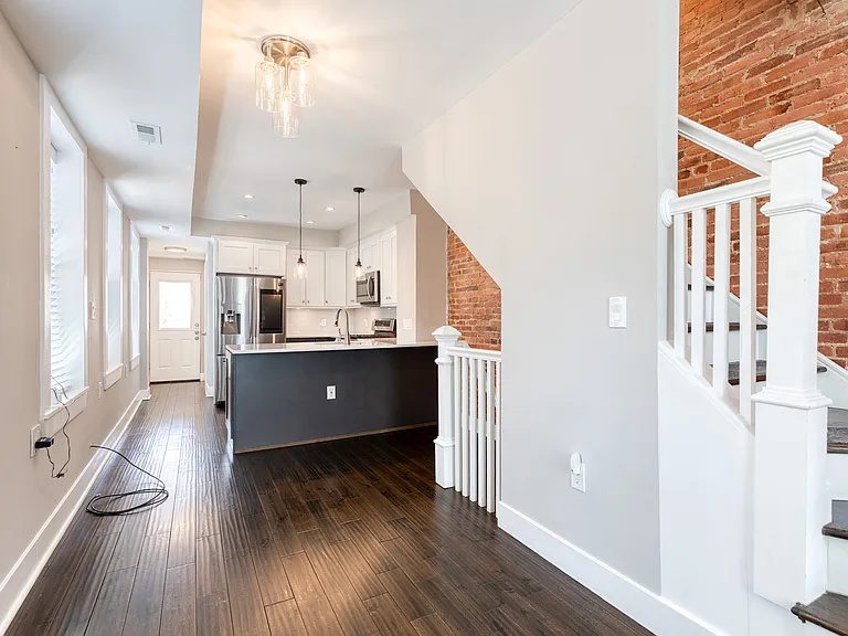734 S Robinson St — Photo 7