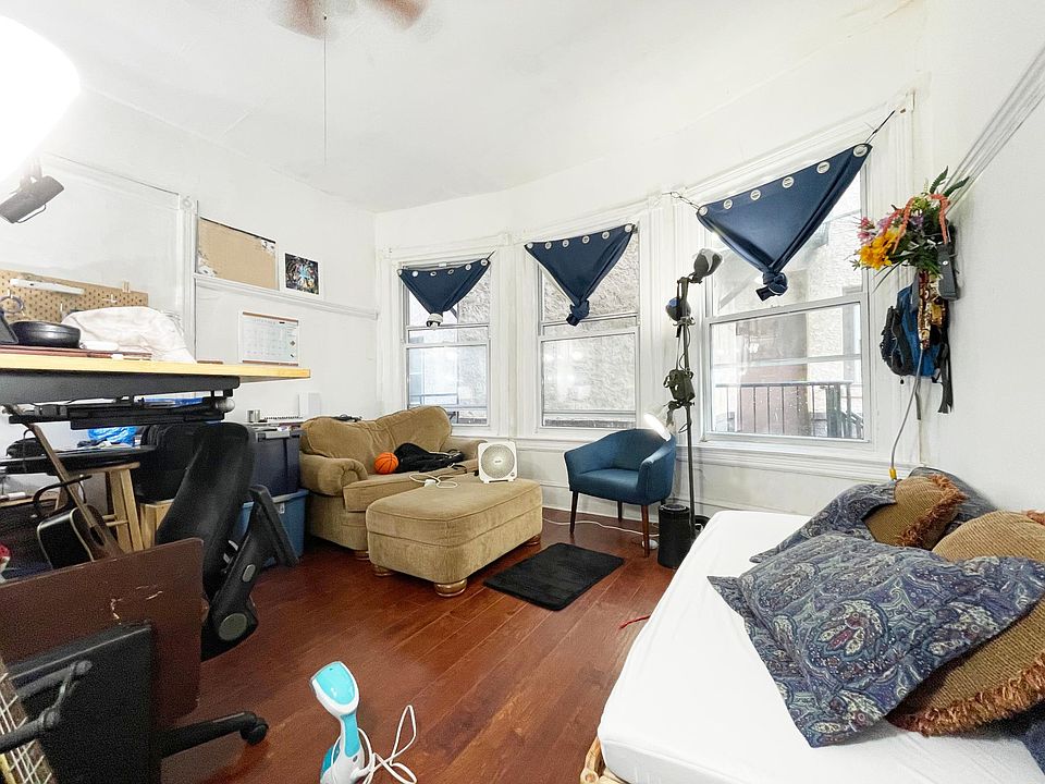 Master Bedroom (currently as a living room)