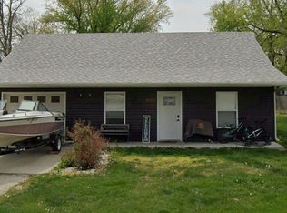 710 E South St, Centralia, MO 65240