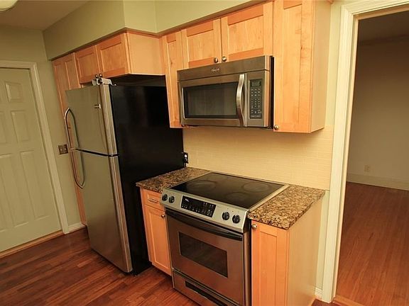 3rd image of 1 Crestview Dr