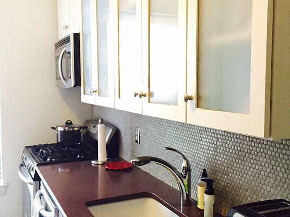 4th image of 264 6th Ave APT 4I