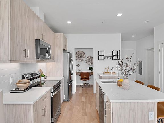 3rd image of 35 Jefferson Ave Unit 308