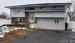 3rd image of 1597 Brentwood Road