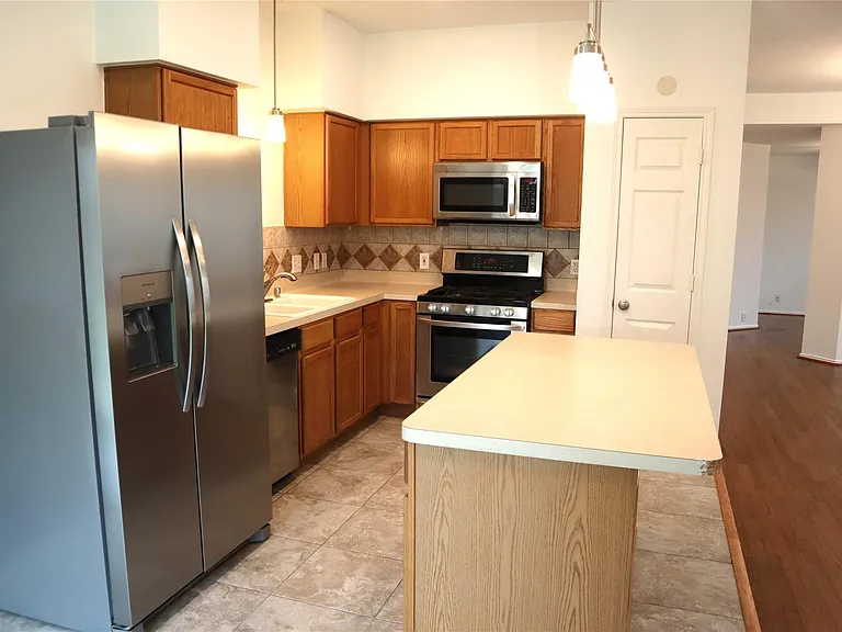 19306 Wading River Dr — Photo 5