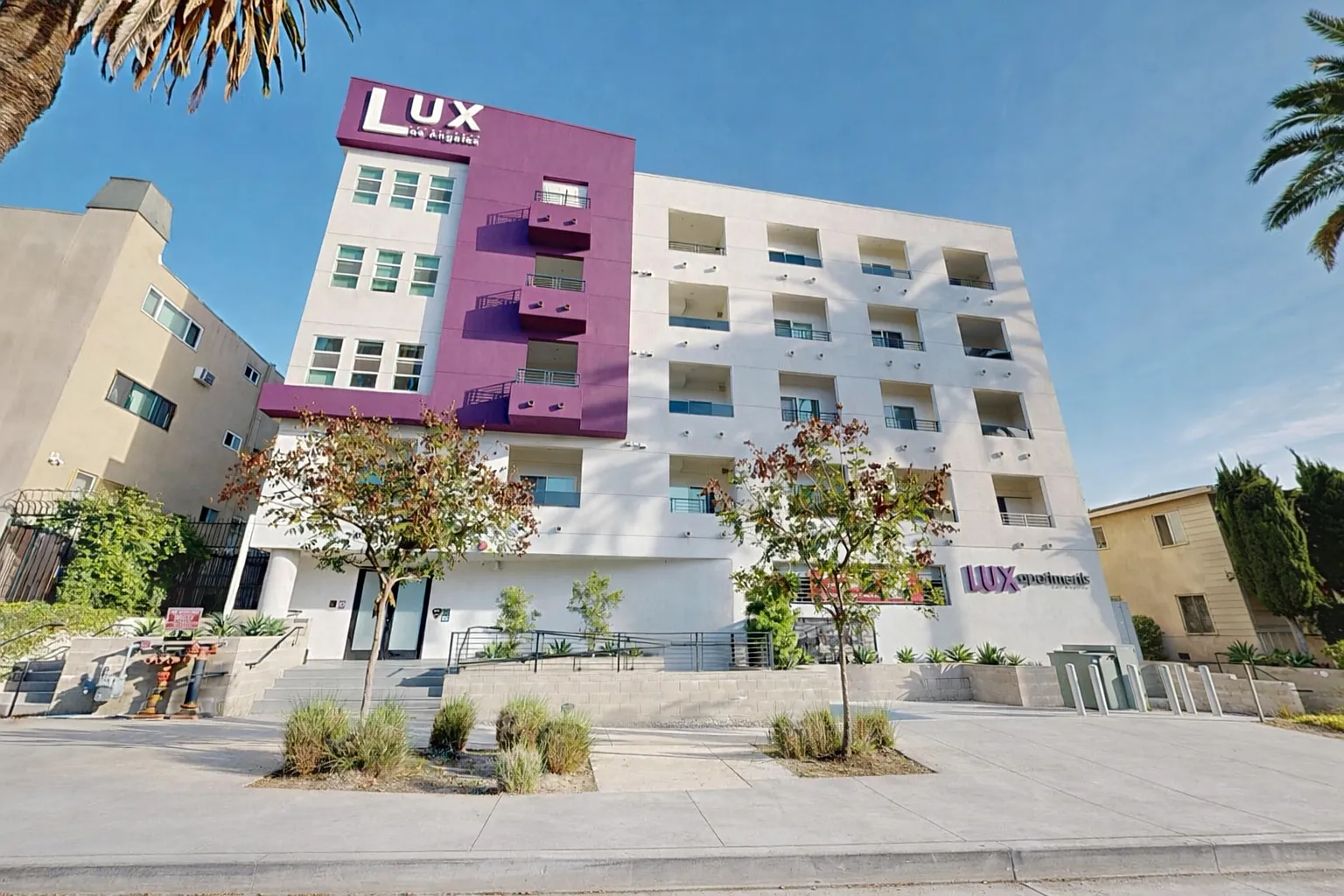 Lux Los Angeles — Photo 2