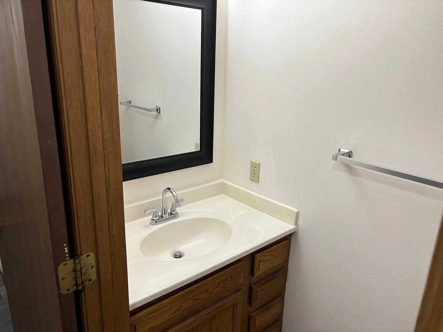 2755-2761 Scarlet Oak — Photo 4