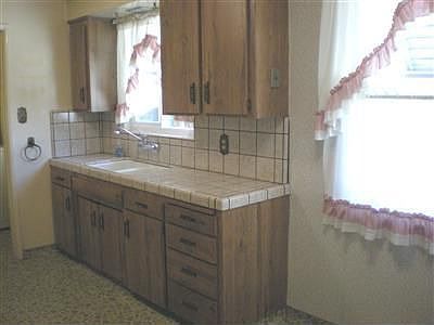 5th image of 3323 E Brown Ave