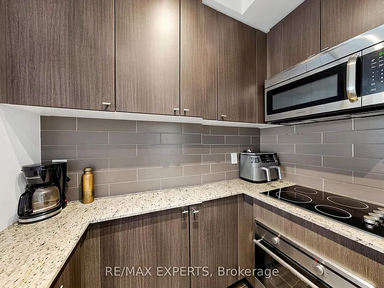 18 Rean Dr #223 — Photo 24