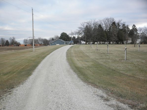 925 Woodland Ave, Riceville, IA 50466