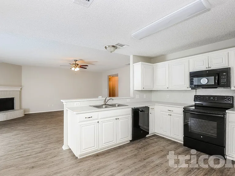 516 Cambridge Dr — Photo 6