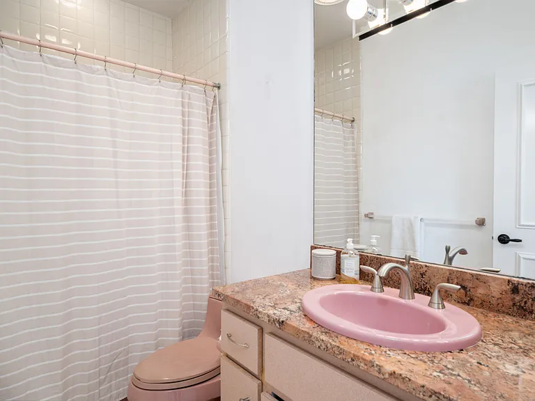 266 Riverway Dr — Photo 26
