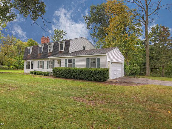 2nd image of 88 Sunrise Dr
