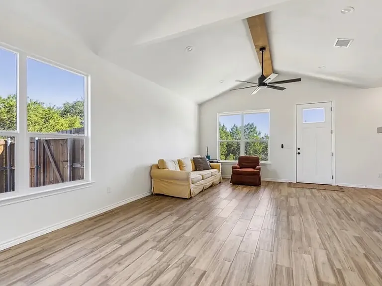 2500 Houston Dr — Photo 7