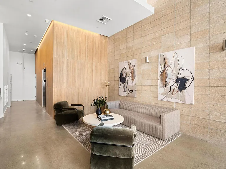 Uptown Lofts — Photo 21