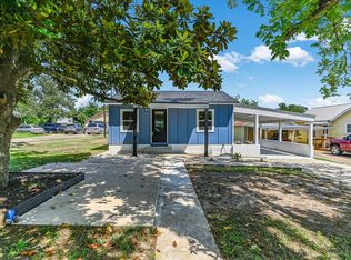 710 E 2nd St, Elgin, TX 78621