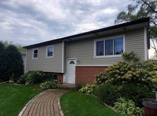 2005 34th St, Zion, IL 60099