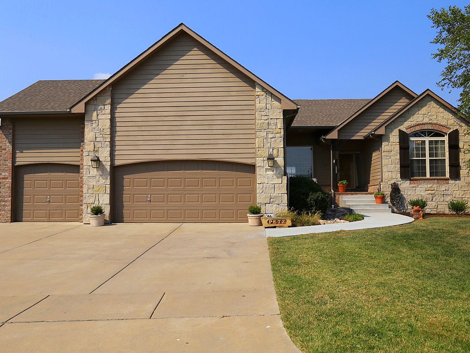 Front view of home