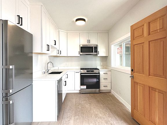 3rd image of 2205 Pine St #C