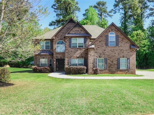 1544 English Manor Cir, Stone Mountain, GA 30087
